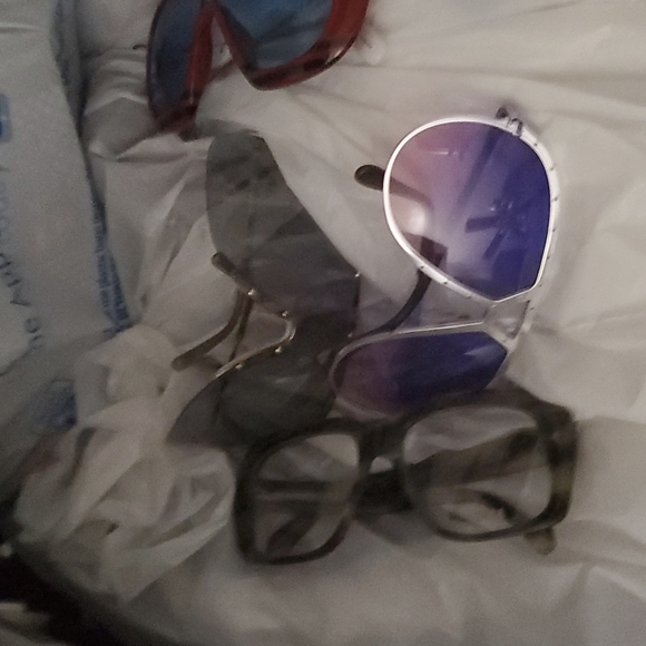 Classic celebrity glasses - Picture 1 of 3